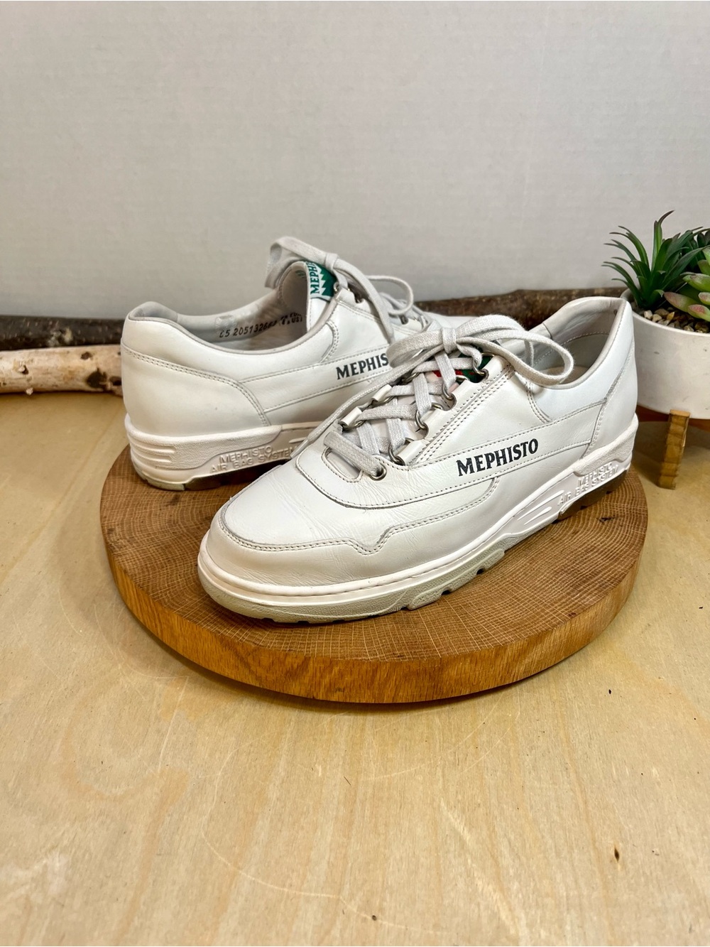 Mephisto Match White Leather Runoff Walking Sneakers Shoes Size 8 US